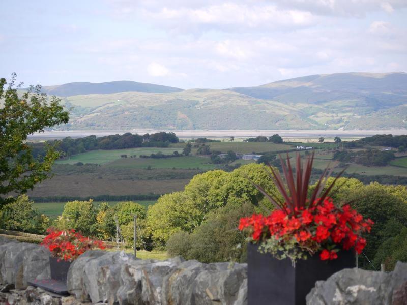 Breathtaking Views With A Hot Tub - Bwlch Cliced Villa Tal-y-bont  Exteriör bild