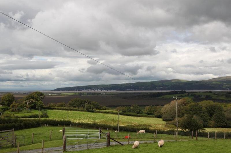 Breathtaking Views With A Hot Tub - Bwlch Cliced Villa Tal-y-bont  Exteriör bild