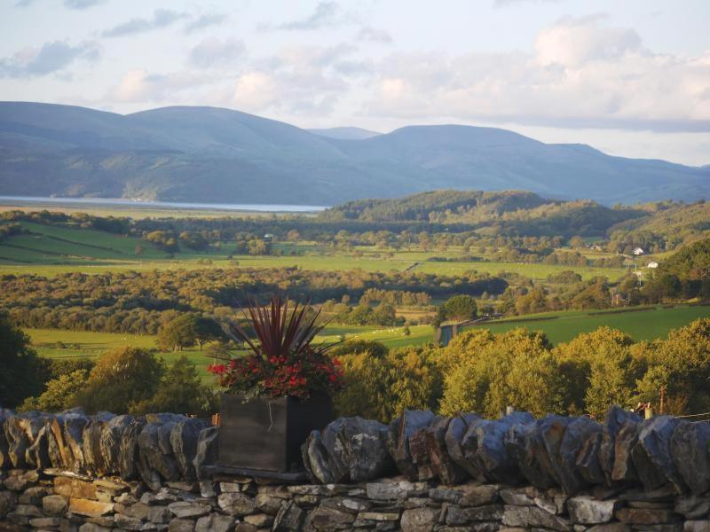 Breathtaking Views With A Hot Tub - Bwlch Cliced Villa Tal-y-bont  Exteriör bild